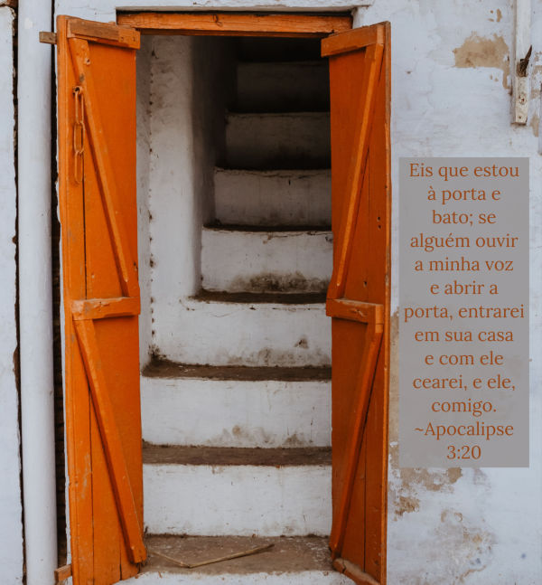 A porta está aberta. Você sempre pode voltar para a casa de Deus.
#ehoradevoltar #apalavradedeus #salvacao A porta está aberta. 
Apocalipse 3:20:Eis que estou à porta e bato; se alguém ouvir a minha voz e abrir a porta, entrarei em sua casa e com ele cearei, e ele, comigo.