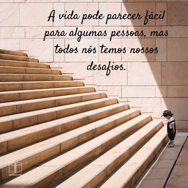 Uma criança pequena está na frente de uma grande escada. A vida parece fácil para algumas pessoas, mas todo mundo tem alguma dificuldade em suas vidas.